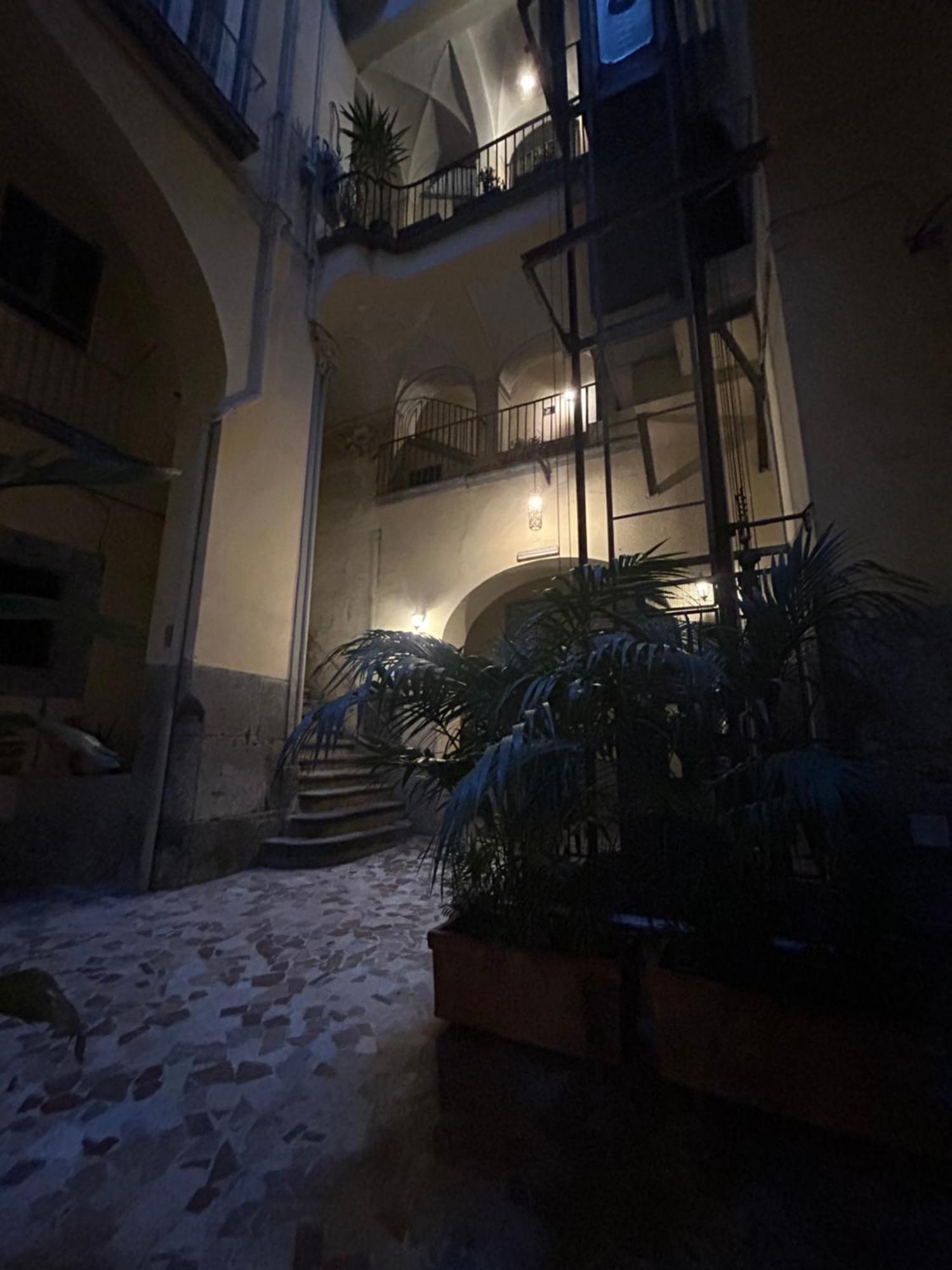Anni Apartment Chiaia Naples Extérieur photo